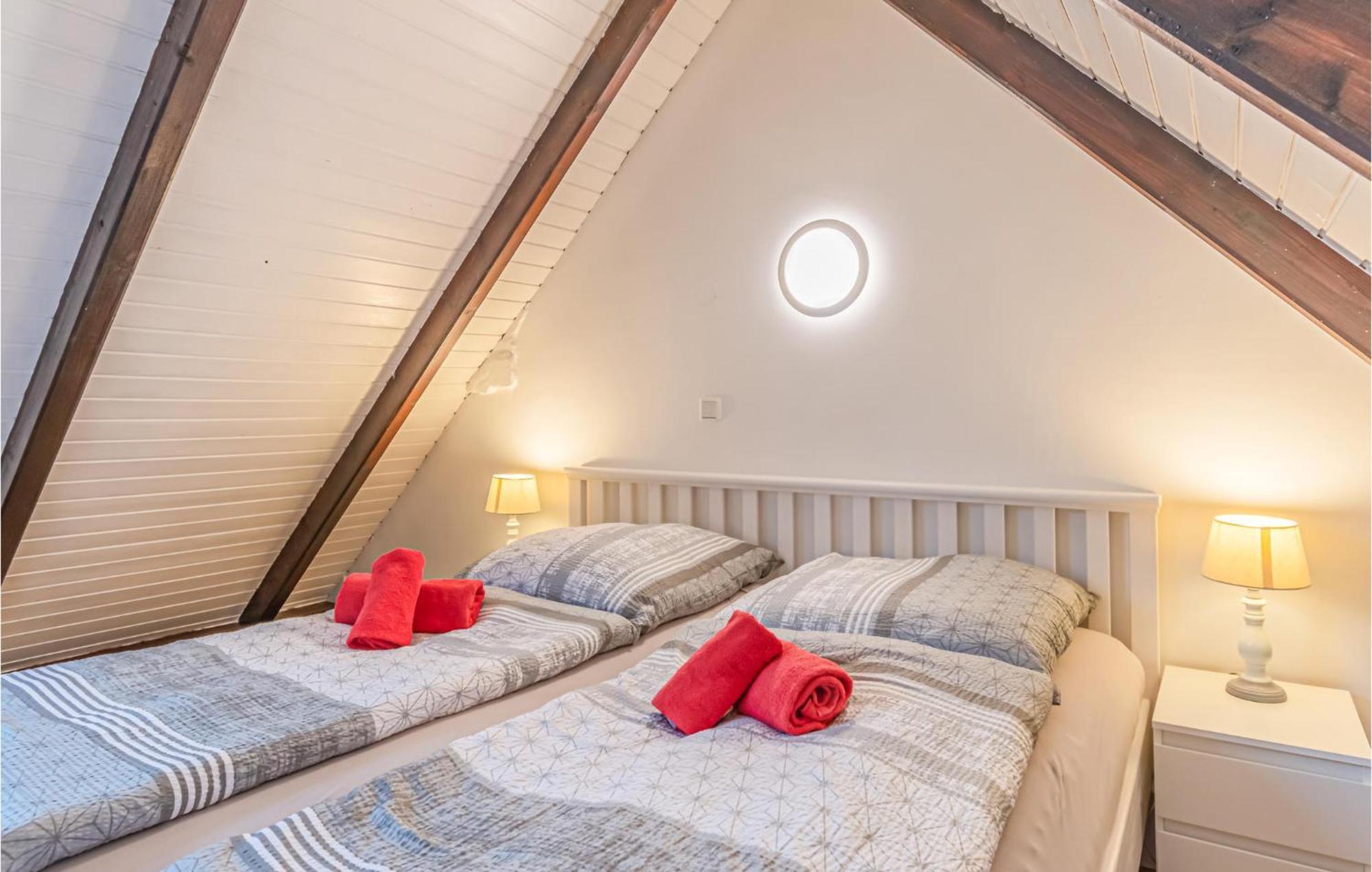 Cozy Apartment In Friedrichskoog With Kitchen Zewnętrze zdjęcie